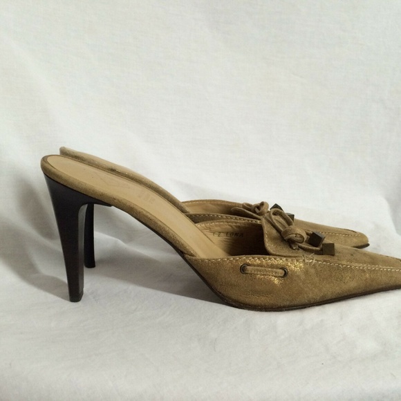 Donald J Pliner Lona Mules Size 8 1/2 M Gold Suede - Picture 2 of 8